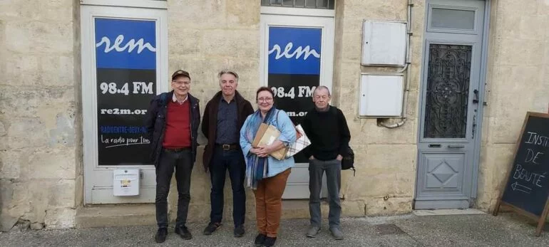 Sylvie ,maire de Sainte Colombe de DURAS , accompagnée de Pascal , passionné d'histoire