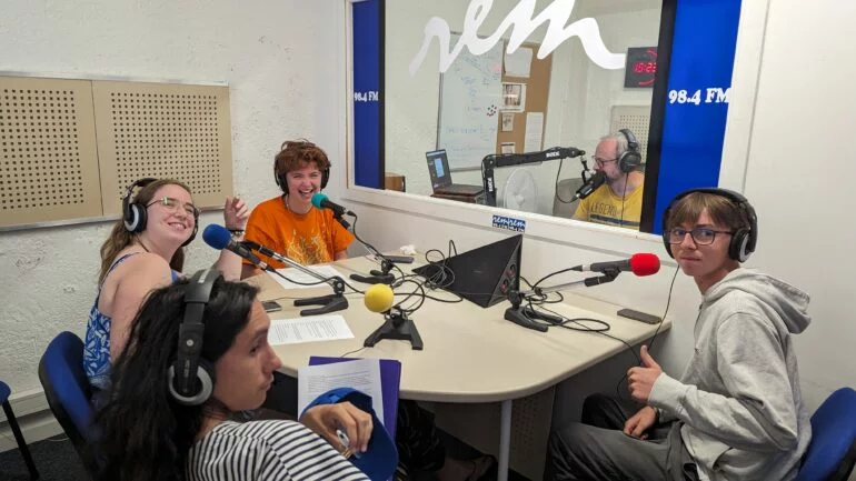 L'équipe de l'émission Locale avec Noé Serano