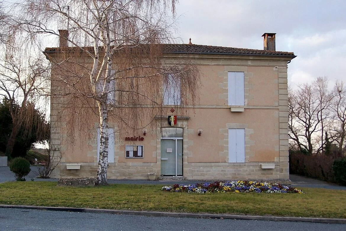 Le nouveau groupe scolaire maternelle de Fargues-de-Langon ouvre ce lundi. Un nouvel arrêt de bus est créé aux Tuileries et la RD 8 est limitée à 50 km/h.