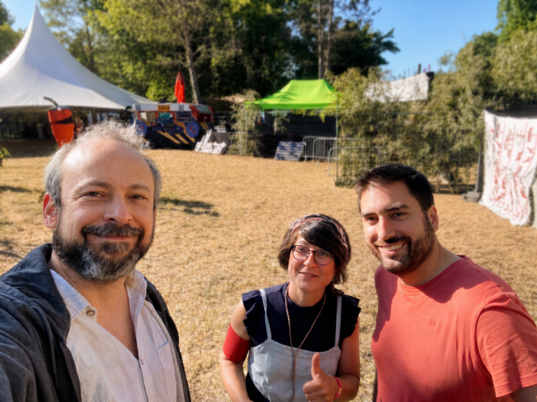 L'équipe de la radio REM en direct du festival Épicez-tout à Noaillan