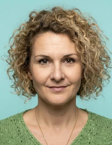 Portrait de Catherine, communicante animalière et présidente de l'Association du Chat Réolais, chroniqueuse sur REM 98.4 FM