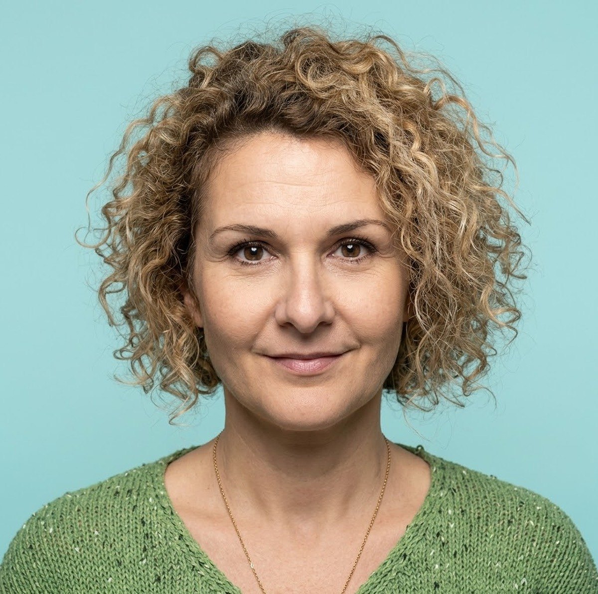 Portrait de Catherine, communicante animalière et présidente de l'Association du Chat Réolais, chroniqueuse sur REM 98.4 FM