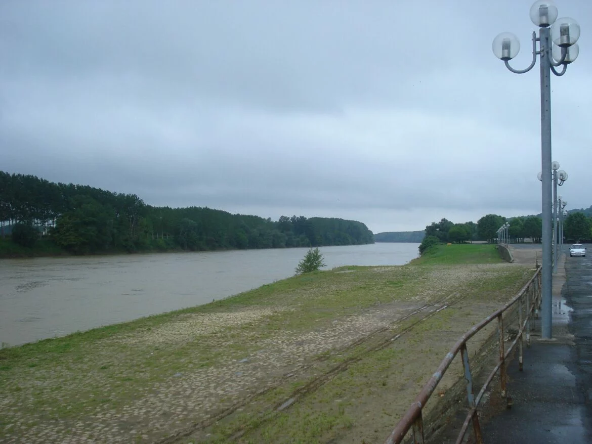 Vue de la Garonne à La Réole (Gironde), paysage fluvial de la commune